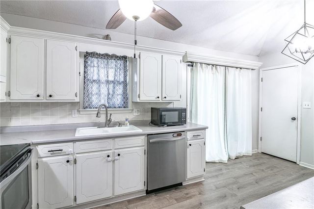 1315 SE Alice Street, Blue Springs, MO 64014