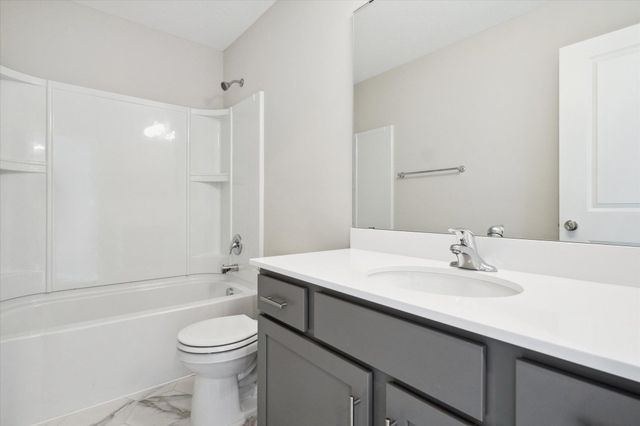 5956 Upper 179th Street W, Lakeville, MN 55044