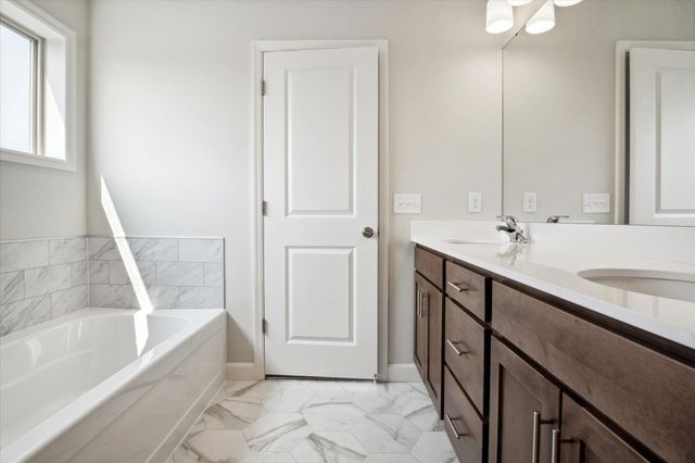 5956 Upper 179th Street W, Lakeville, MN 55044