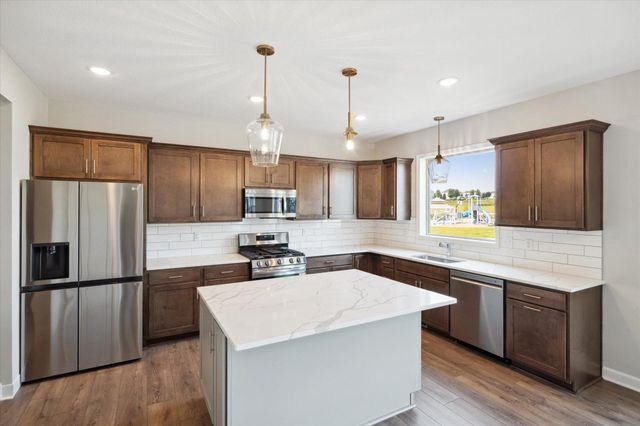 5956 Upper 179th Street W, Lakeville, MN 55044