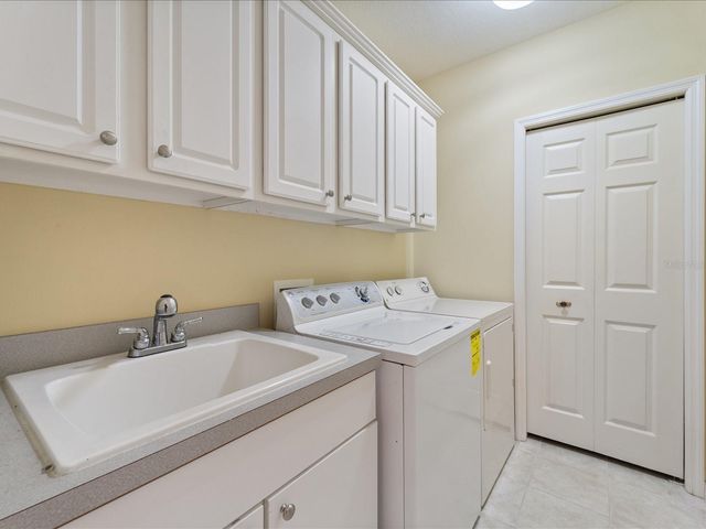 857 MACAW CIRCLE, Venice, FL 34285