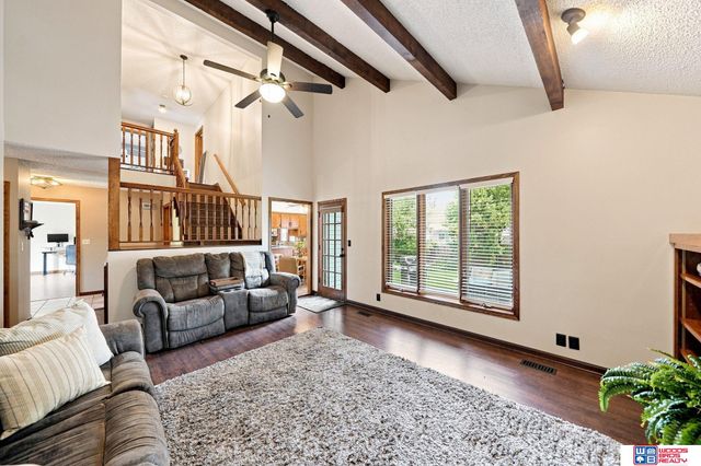 6408 Tanglewood, Lincoln, NE 68516