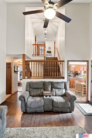 6408 Tanglewood, Lincoln, NE 68516