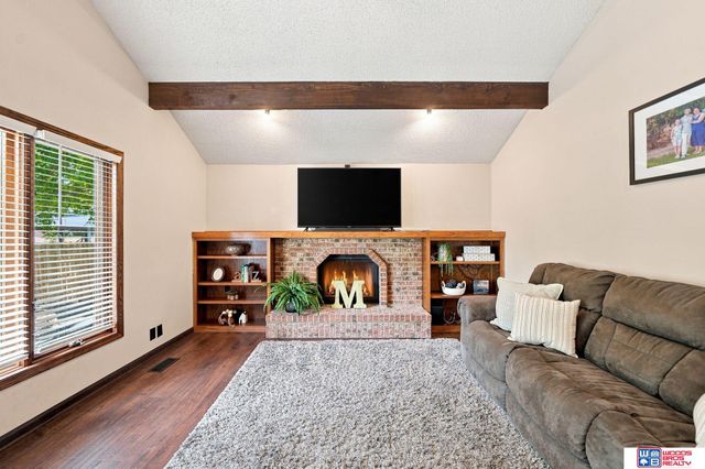6408 Tanglewood, Lincoln, NE 68516