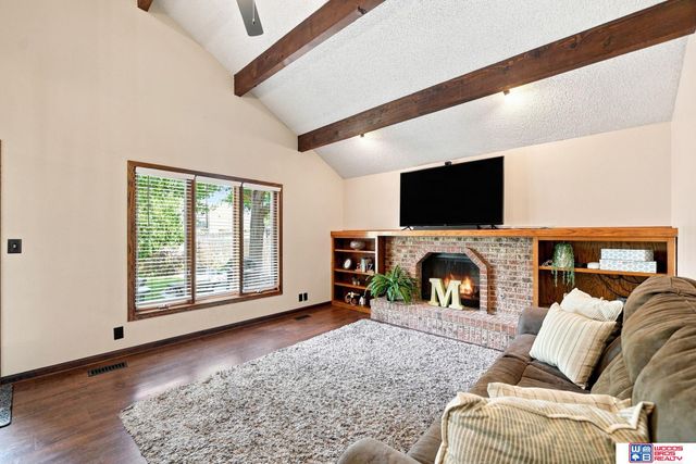6408 Tanglewood, Lincoln, NE 68516