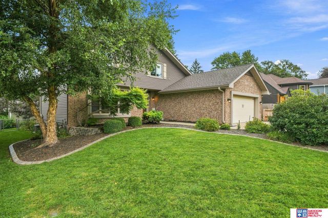 6408 Tanglewood, Lincoln, NE 68516