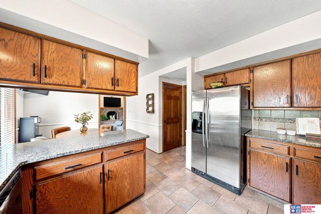 6408 Tanglewood, Lincoln, NE 68516