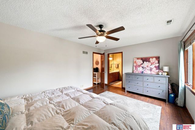 6408 Tanglewood, Lincoln, NE 68516