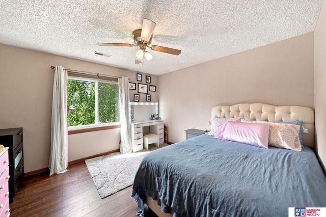 6408 Tanglewood, Lincoln, NE 68516