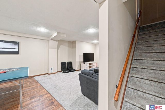 6408 Tanglewood, Lincoln, NE 68516