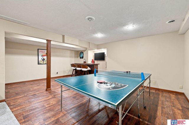 6408 Tanglewood, Lincoln, NE 68516