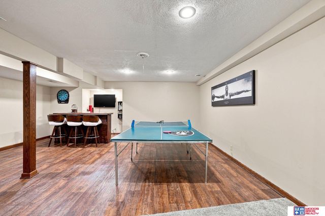 6408 Tanglewood, Lincoln, NE 68516