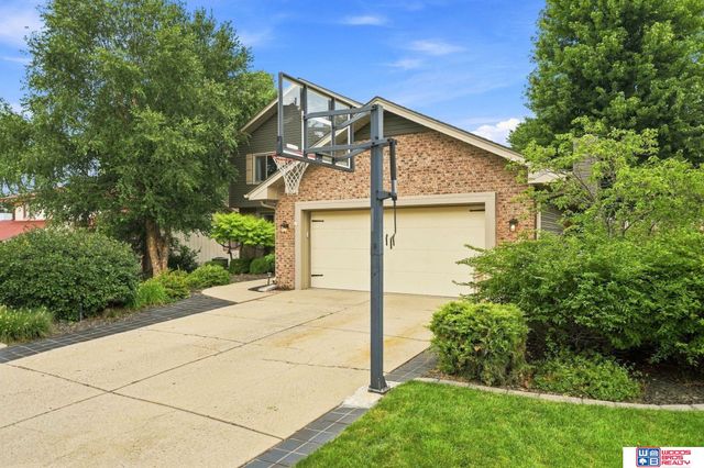 6408 Tanglewood, Lincoln, NE 68516