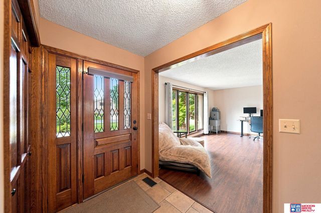 6408 Tanglewood, Lincoln, NE 68516