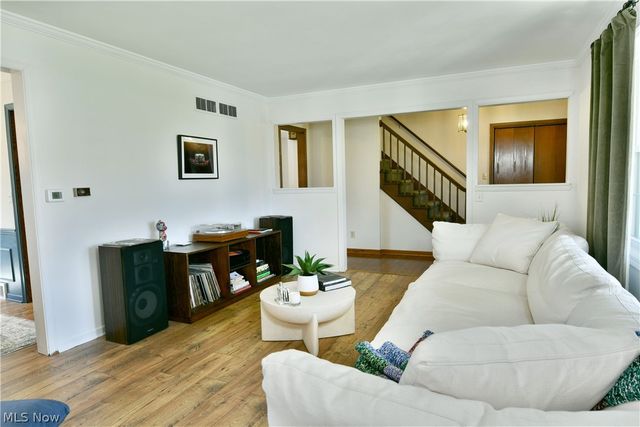 8536 Four Seasons Trail, Youngstown, OH 44514