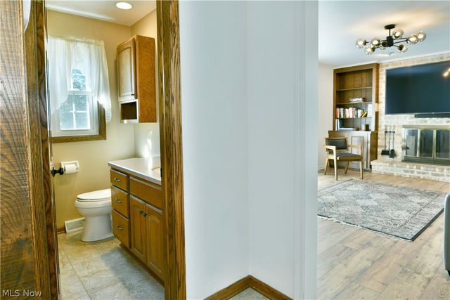 8536 Four Seasons Trail, Youngstown, OH 44514