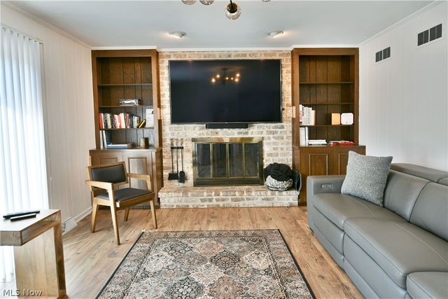 8536 Four Seasons Trail, Youngstown, OH 44514