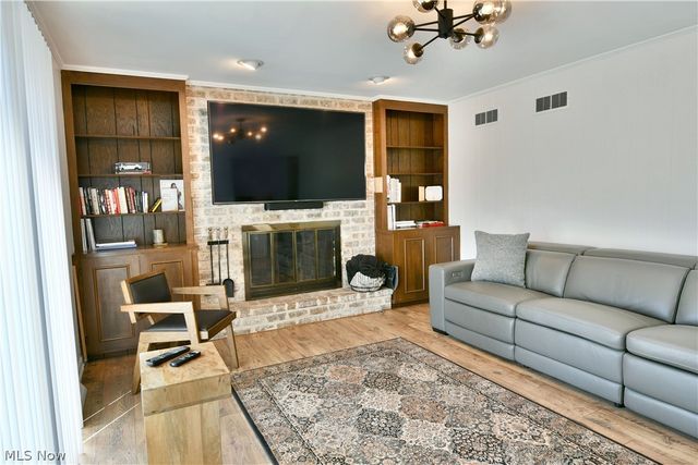 8536 Four Seasons Trail, Youngstown, OH 44514