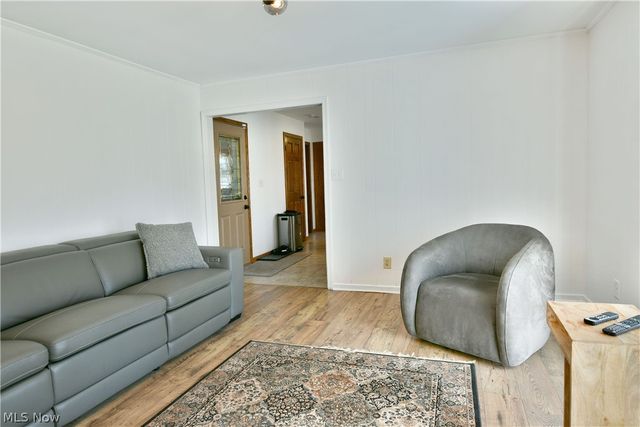 8536 Four Seasons Trail, Youngstown, OH 44514