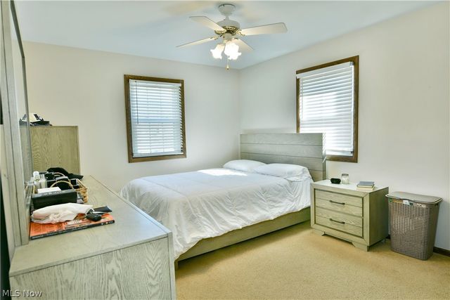 8536 Four Seasons Trail, Youngstown, OH 44514