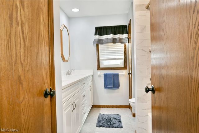 8536 Four Seasons Trail, Youngstown, OH 44514