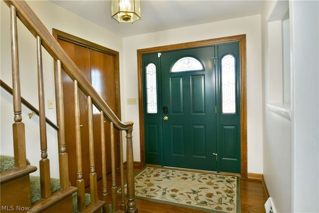 8536 Four Seasons Trail, Youngstown, OH 44514