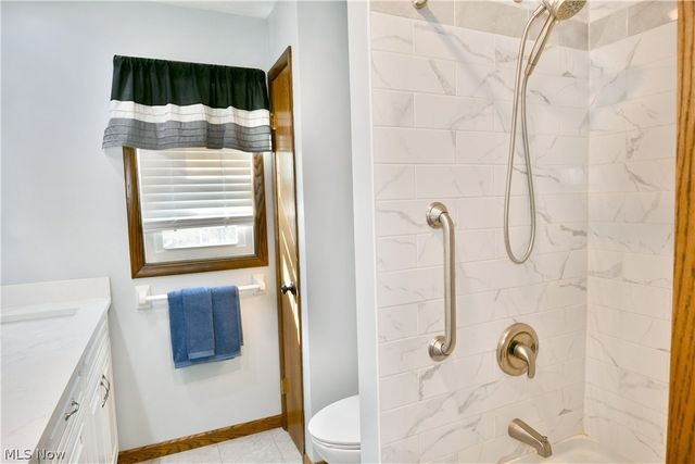 8536 Four Seasons Trail, Youngstown, OH 44514