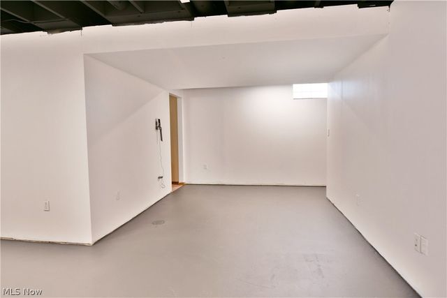 8536 Four Seasons Trail, Youngstown, OH 44514