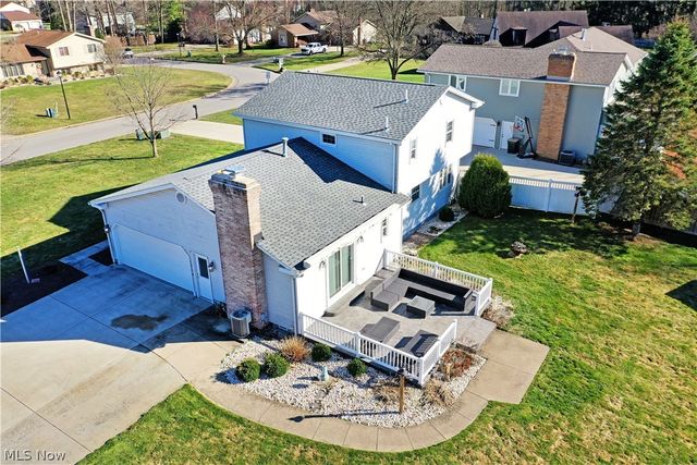 8536 Four Seasons Trail, Youngstown, OH 44514