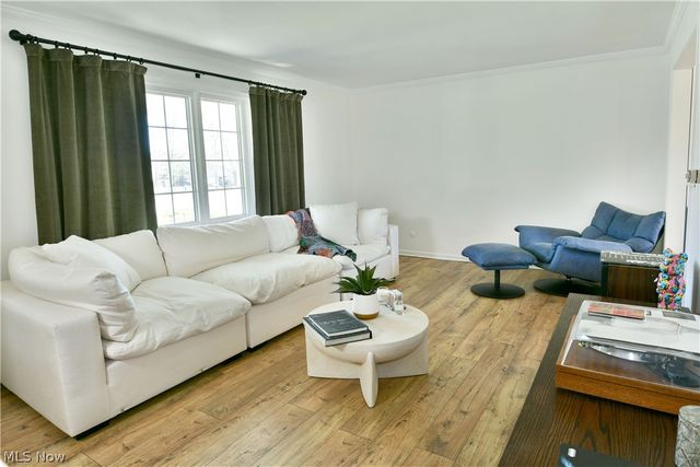 8536 Four Seasons Trail, Youngstown, OH 44514