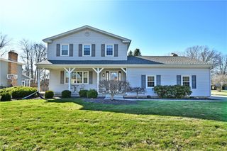 8536 Four Seasons Trail, Youngstown, OH 44514