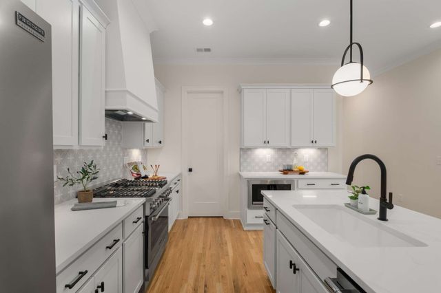 401A Saint Francis Ave, Nashville, TN 37205