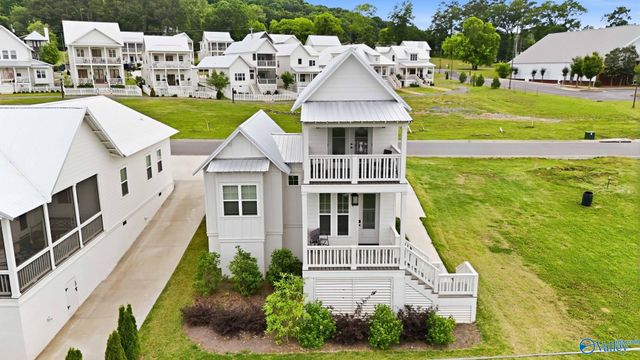 145 Plantation Way, Guntersville, AL 35976