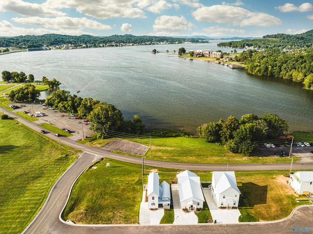 145 Plantation Way, Guntersville, AL 35976