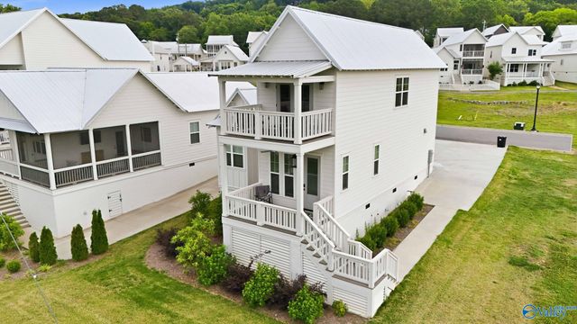 145 Plantation Way, Guntersville, AL 35976