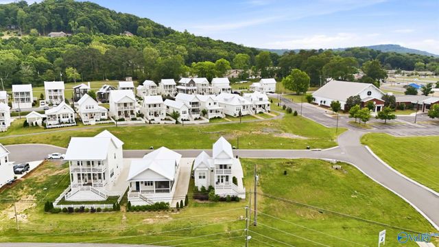 145 Plantation Way, Guntersville, AL 35976