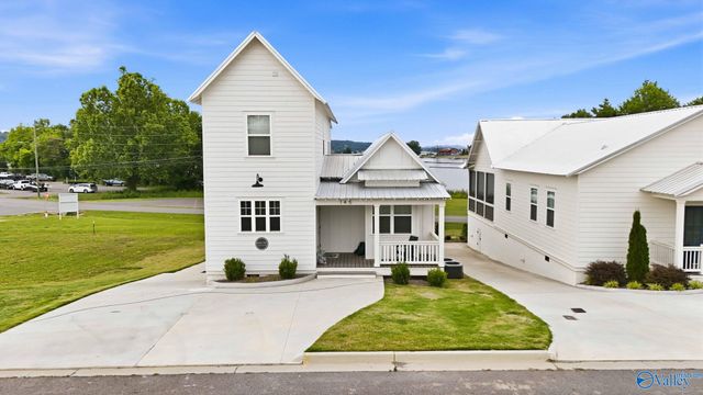 145 Plantation Way, Guntersville, AL 35976