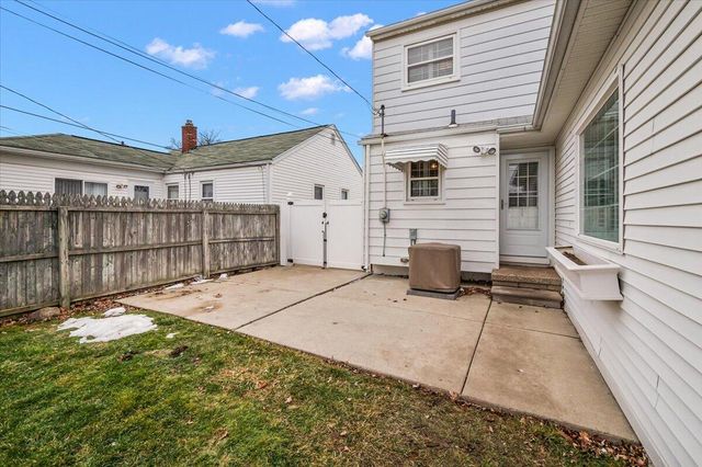 17591 Matthews Street, Riverview, MI 48193