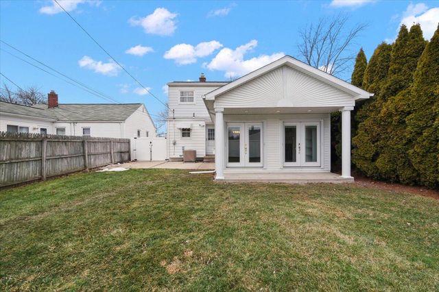 17591 Matthews Street, Riverview, MI 48193