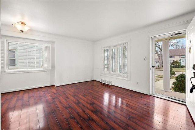 17591 Matthews Street, Riverview, MI 48193