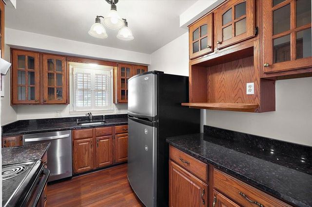 17591 Matthews Street, Riverview, MI 48193