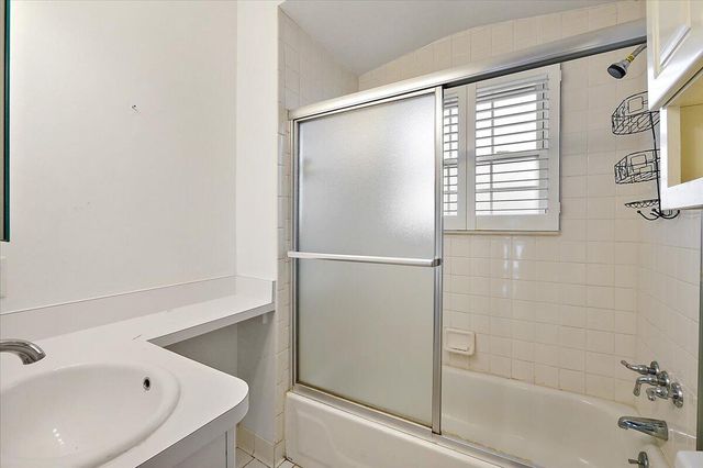 17591 Matthews Street, Riverview, MI 48193