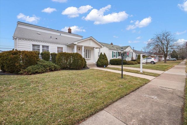 17591 Matthews Street, Riverview, MI 48193