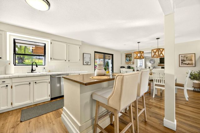 2331 Old Stage Road, Medford, OR 97502