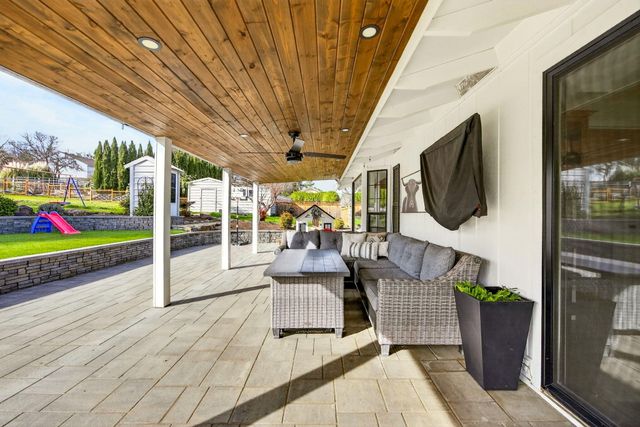 2331 Old Stage Road, Medford, OR 97502