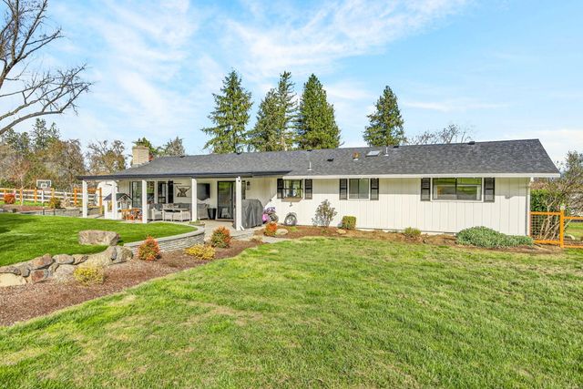 2331 Old Stage Road, Medford, OR 97502