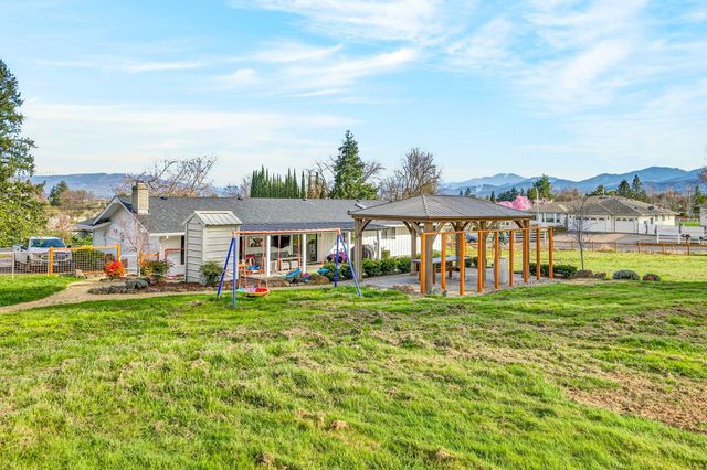 2331 Old Stage Road, Medford, OR 97502