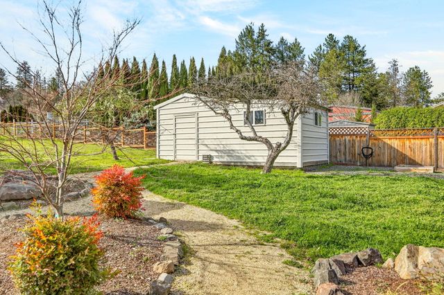 2331 Old Stage Road, Medford, OR 97502