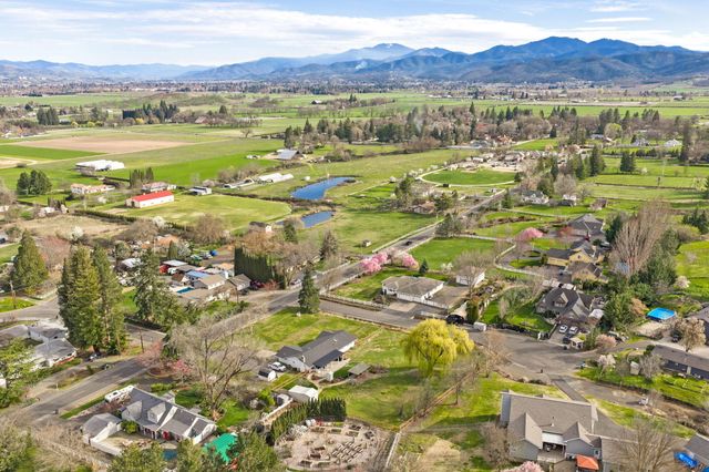 2331 Old Stage Road, Medford, OR 97502