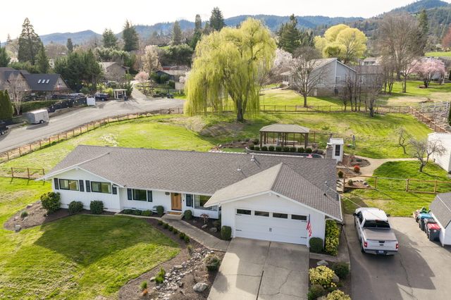 2331 Old Stage Road, Medford, OR 97502